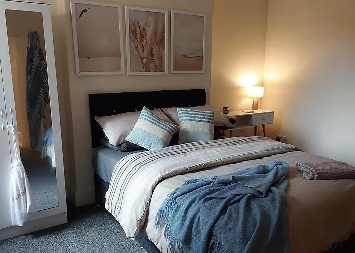 Cleethorpes Seaside Garden Apartment